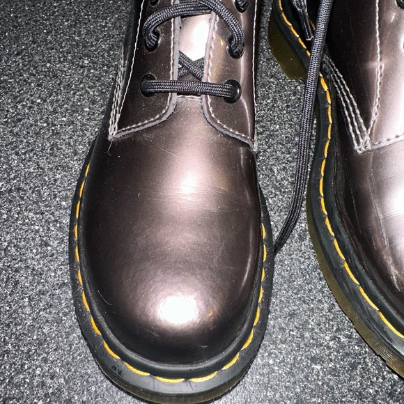 Classic Dr. Martens Boots Size 9 - Picture 2 of 8